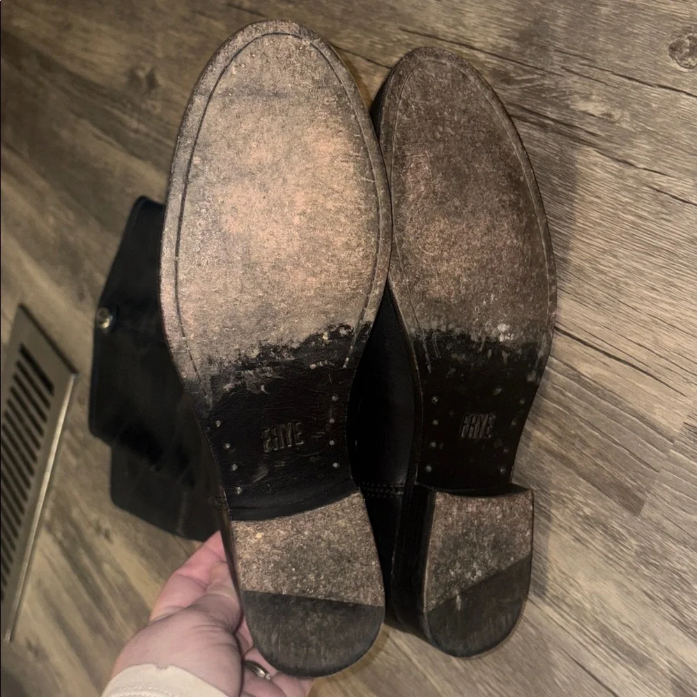 FRYE MELISSA BUTTON 2 woman’s size 8.5 B  Black